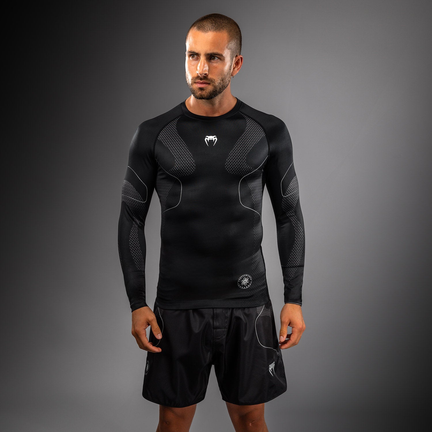 Rashguard Manches Longues Venum Nexus – Noir/Argent