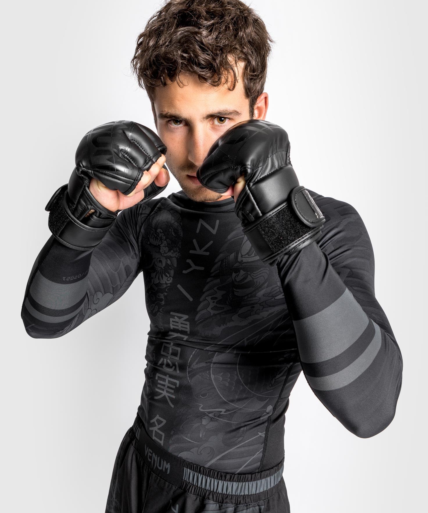 T-Shirt de compression Venum YKZ21 - Manches Longues - Noir/Noir