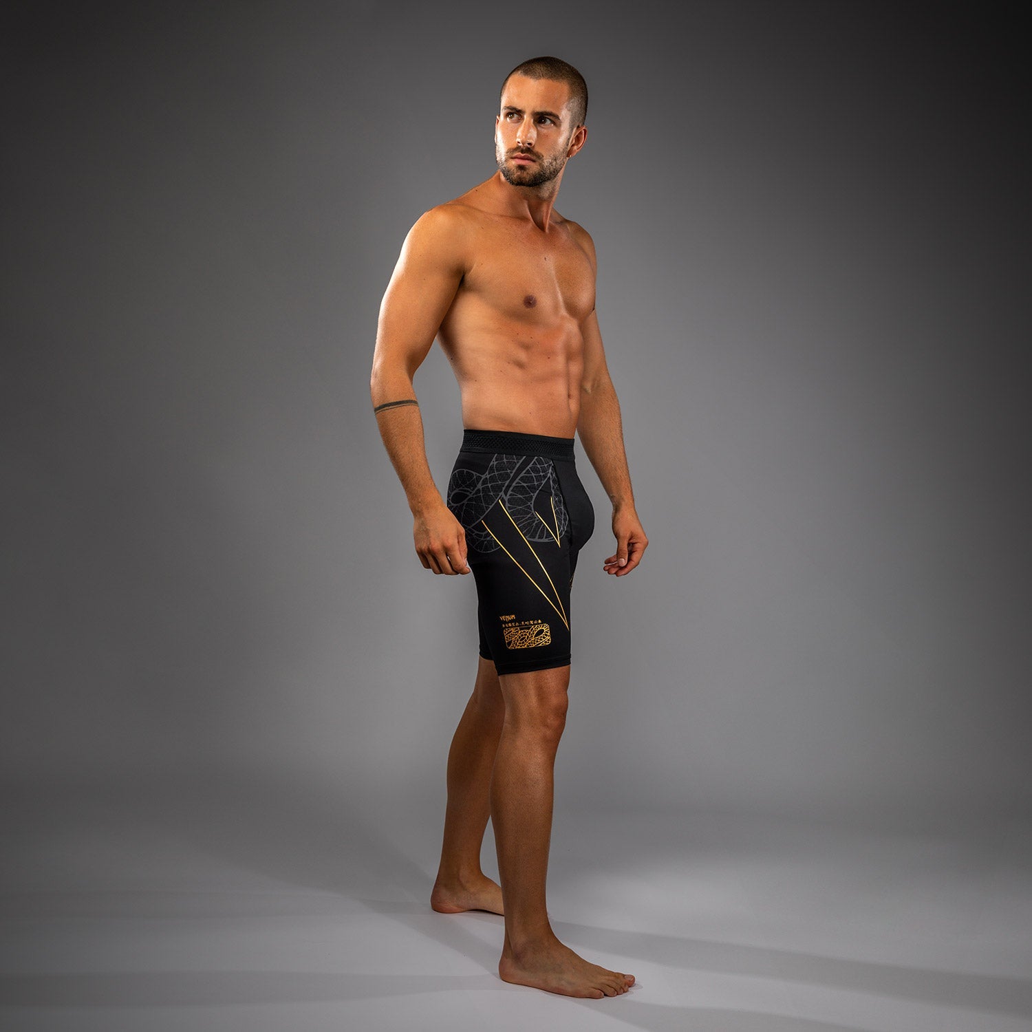 Short de Compression Venum Serpenti – Noir/Argent/Or