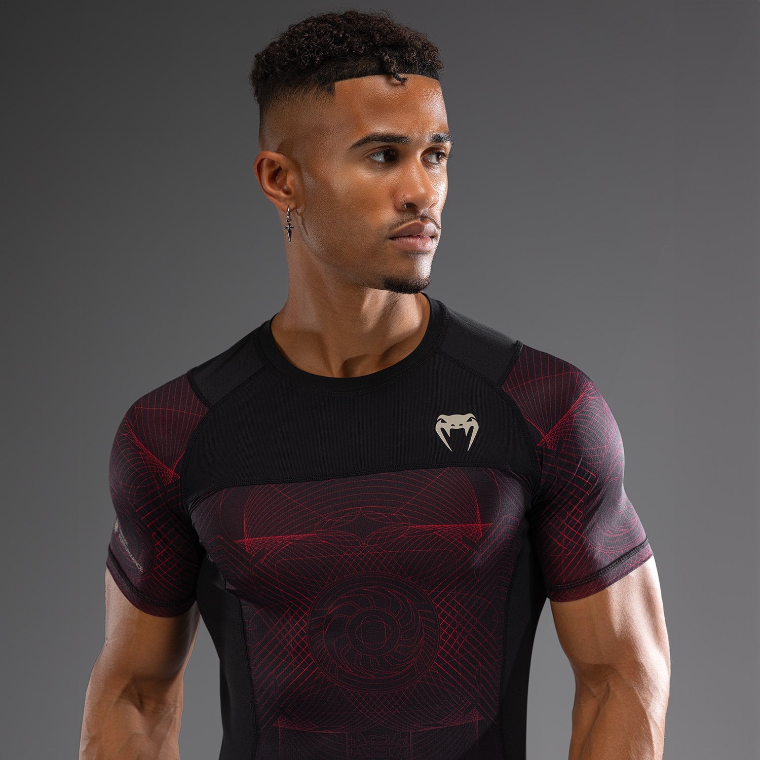 Rashguard à Manches Courtes Venum G-Fit Air pour Hommes - Noir Profond/Rouge Feu