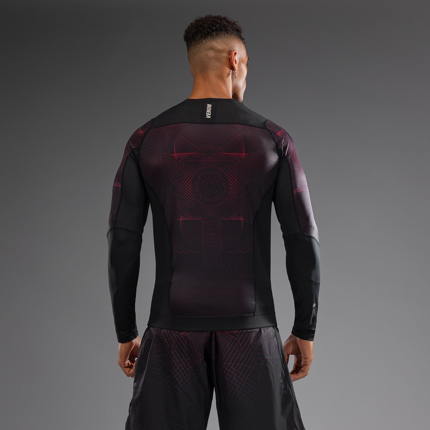 Rashguard à Manches Longues Venum G-Fit Air pour Hommes - Noir Profond/Rouge Feu