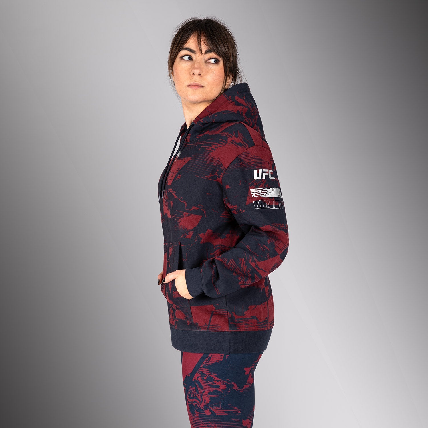 Sweat à capuche Femme UFC Zenith by Venum Authentic Fight Week - Bleu marine/Bordeaux/Argent