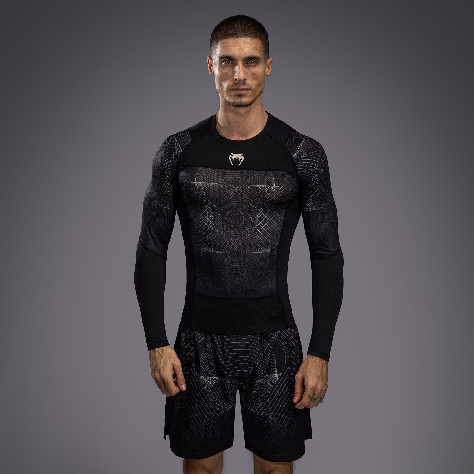 Rashguard à Manches Longues Venum G-Fit Air pour Hommes - Noir Intense/Sable Désert