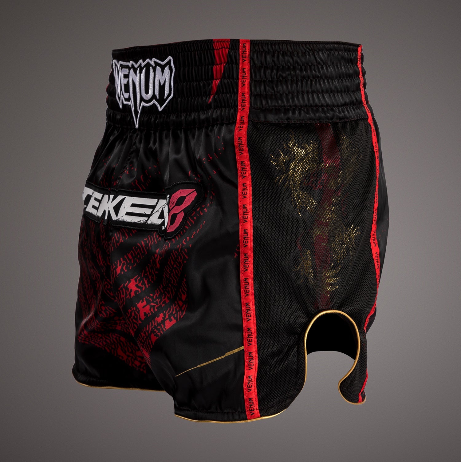 Short de Muay Thai Venum x TEKKEN 8 - Marshall Law - Noir/Rouge/Or