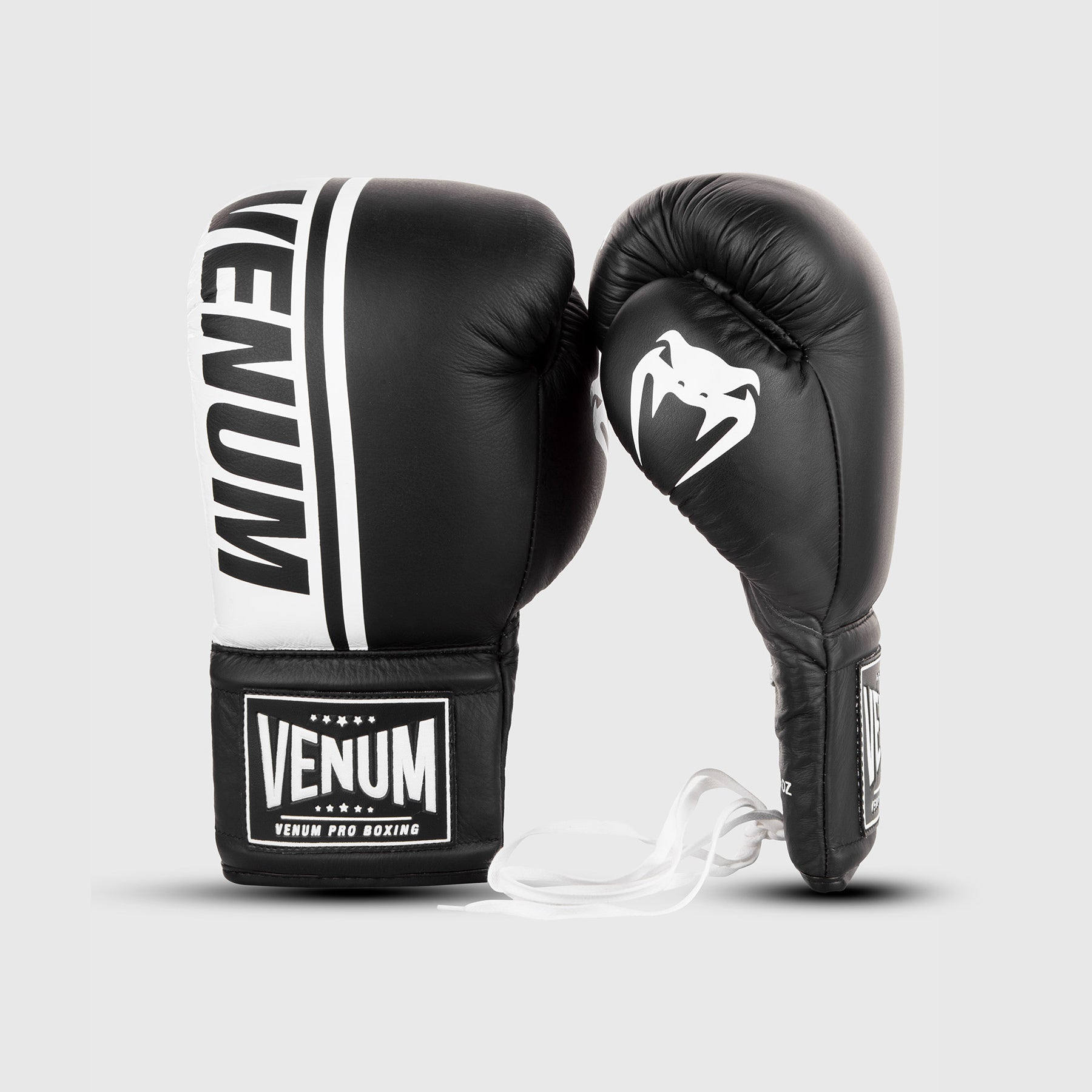 Gants de boxe Venum Shield Pro avec lacets - Noir/Blanc