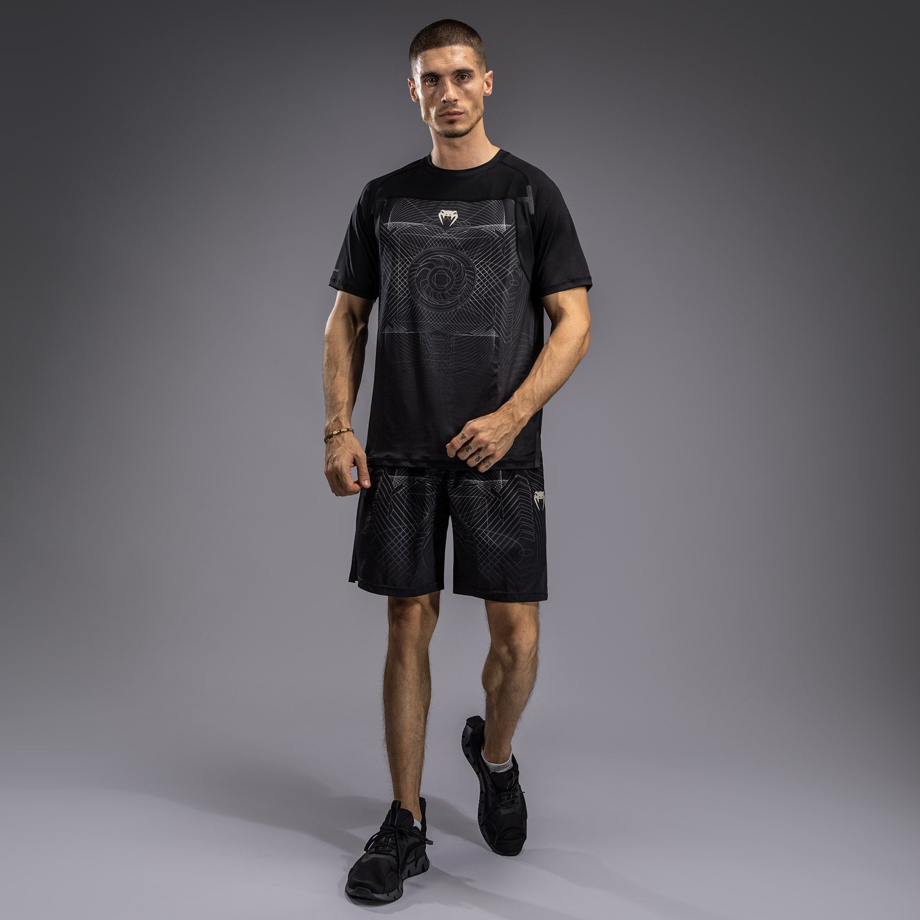 T-Shirt Dry-Tech Venum G-Fit Air - Noir Intense/Sable Désert