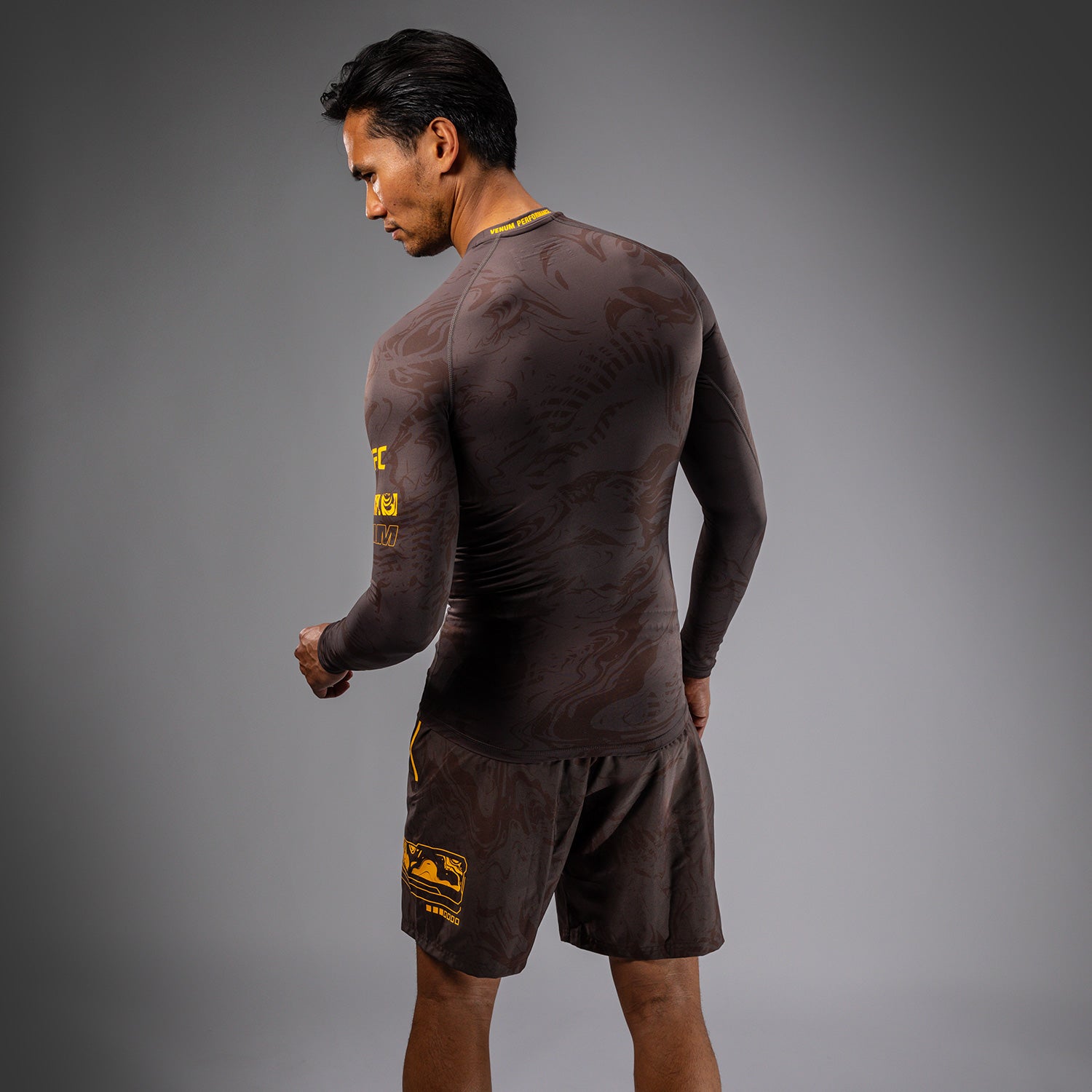 Rashguard Performance à Manches Longues pour Hommes UFC Fusion by Venum Fight Week - Marron Terrestre