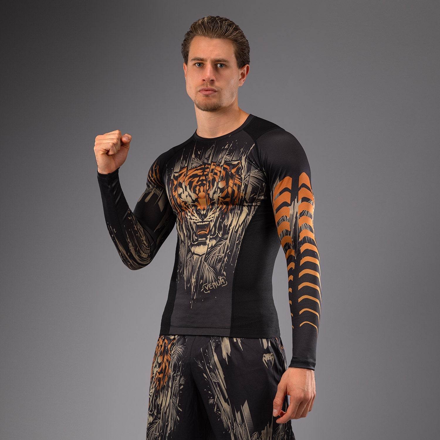 Rashguard à Manches Longues Venum Tiger pour Hommes - Noir/Orange Néon