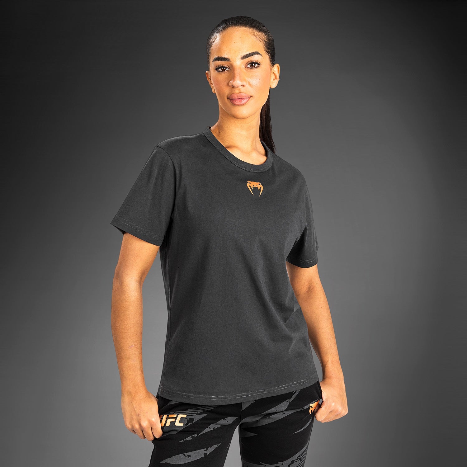 T-Shirt en Coton À Manches Courtes pour Femmes UFC Adrenaline by Venum Fight Week - Gris Anthracite