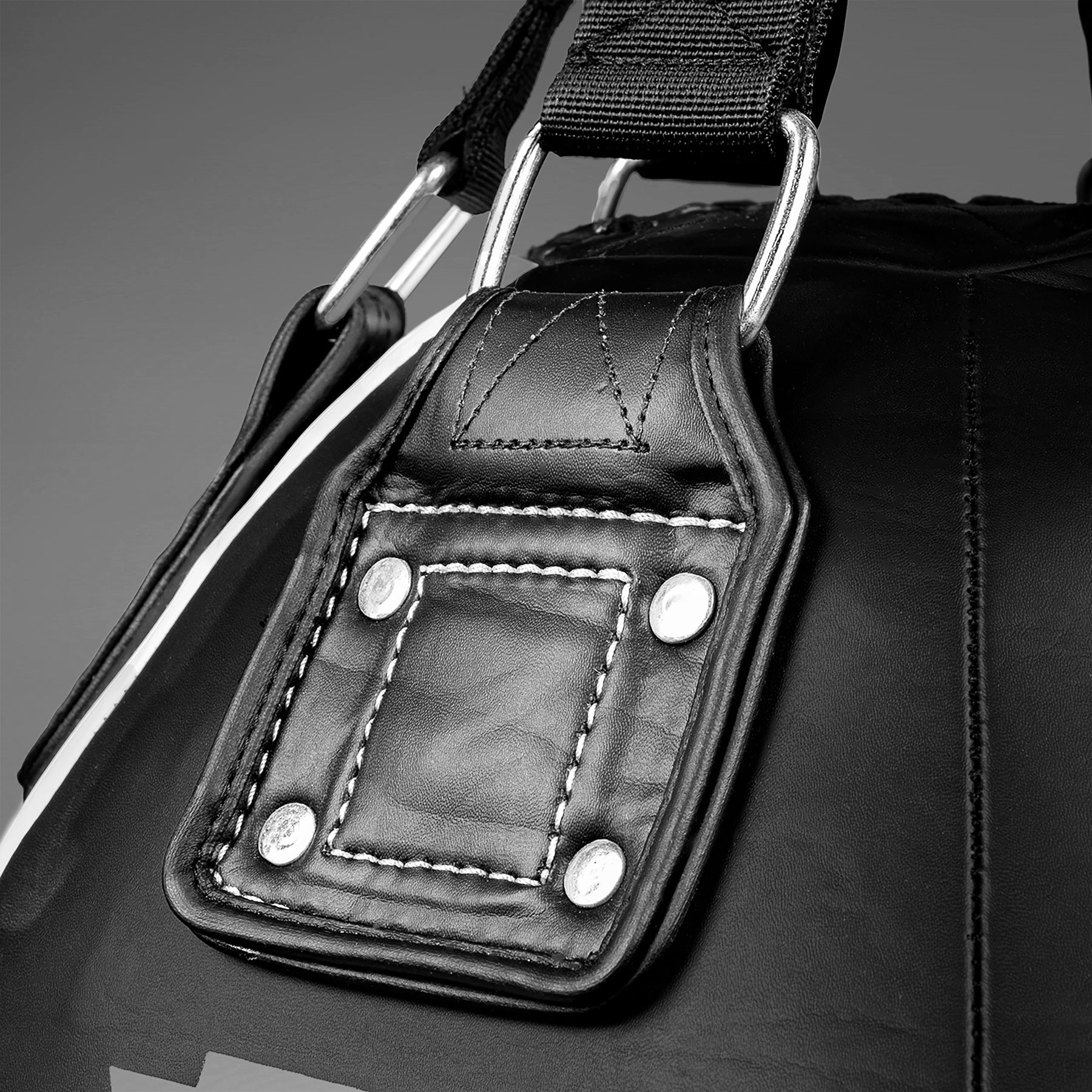 Sac de frappe Venum Hurricane Big Ball - Noir/Blanc