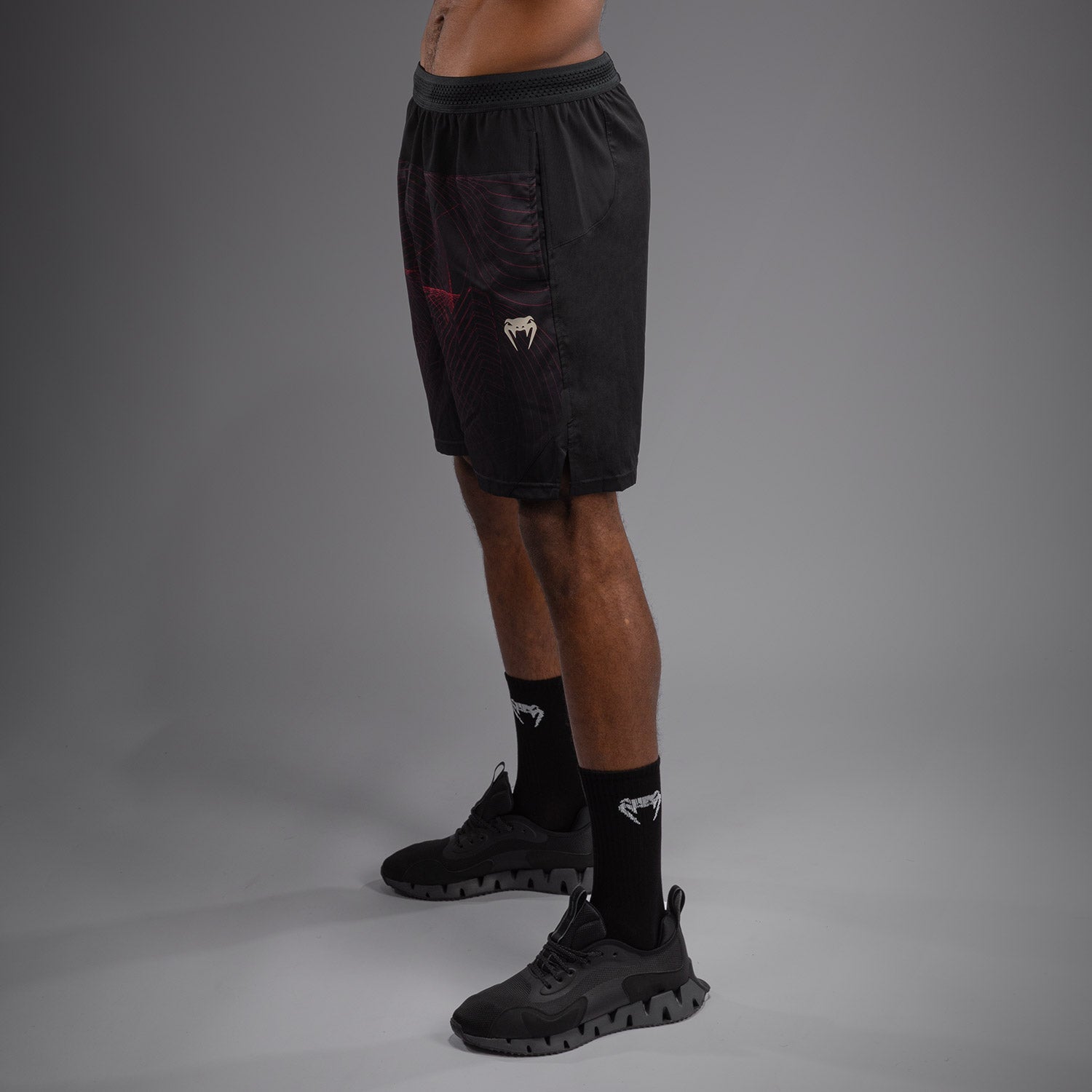 Short d'entraînement Venum G-Fit Air pour Hommes - Noir Profond/Rouge Feu