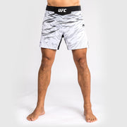 Shorts de Combat pour Hommes UFC Fusion by Venum Authentic Fight Night - Coupe Courte - Blanc