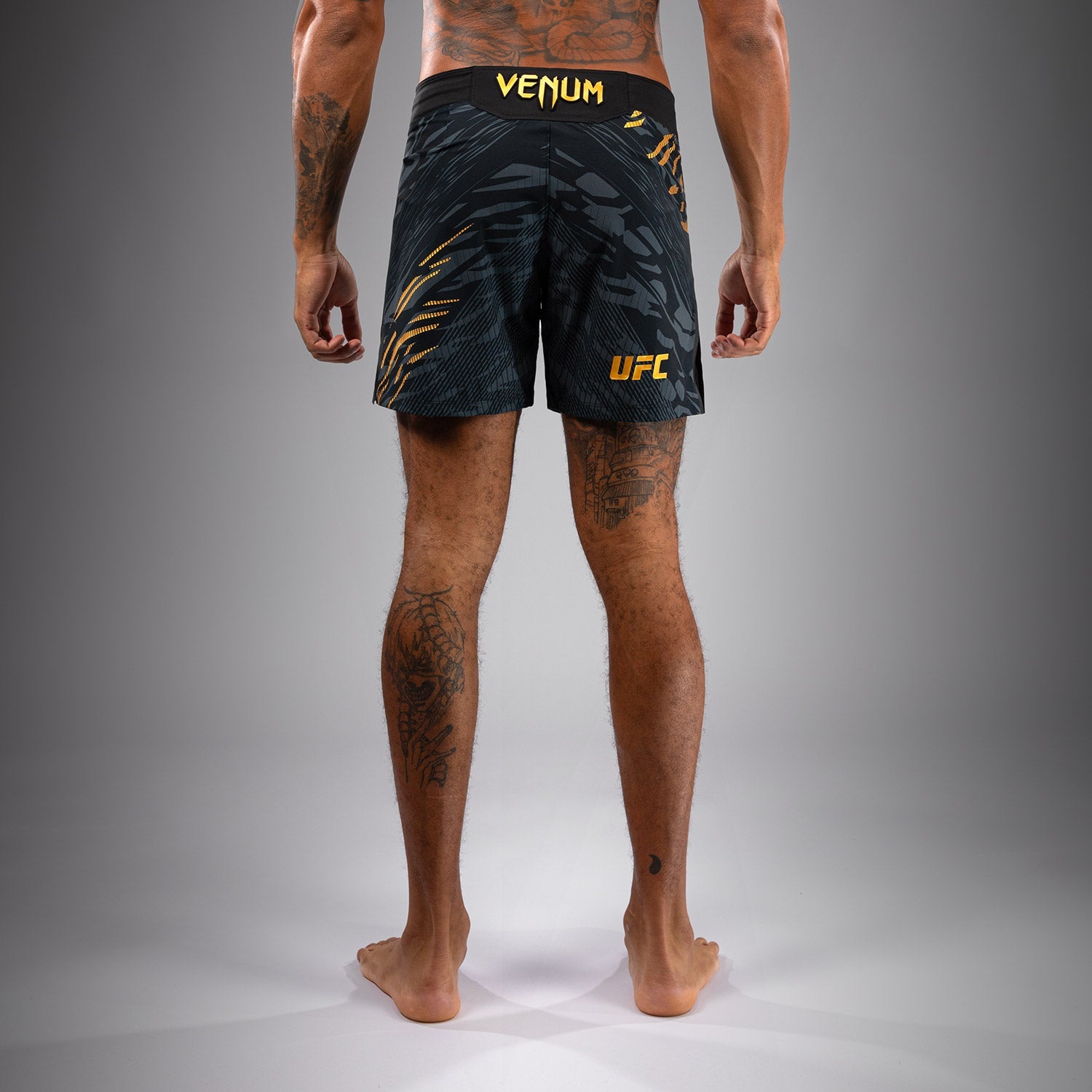 Shorts de Combat pour Hommes UFC Fusion by Venum Authentic Fight Night - Coupe Courte - Champion