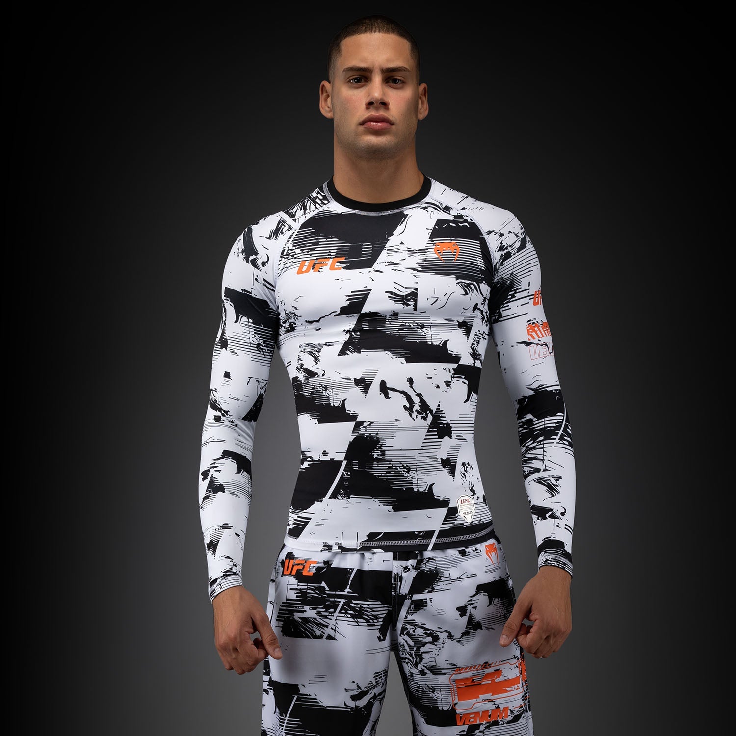 Rashguard manches longues Performance Homme UFC Zenith by Venum Authentic Fight Week - Blanc