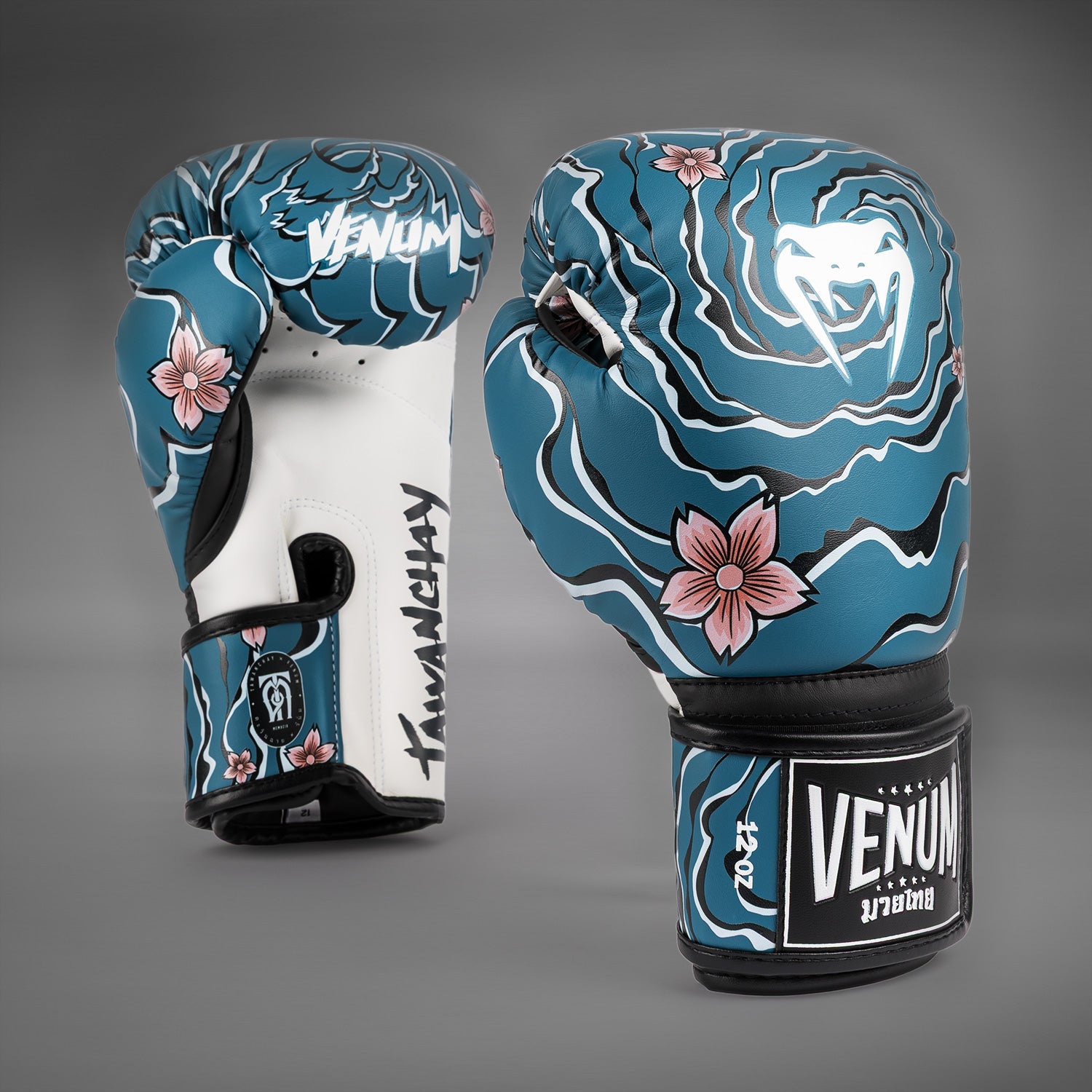 Gants de Boxe Venum x Tawanchay – Bleu/Blanc